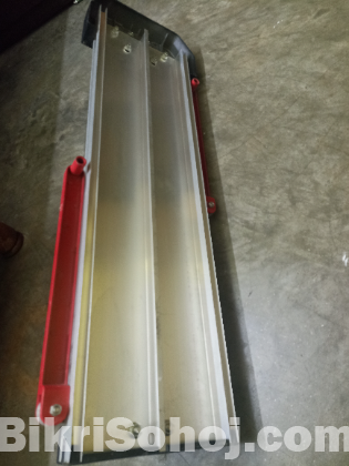 Tiles Cutting Machine